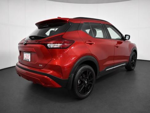 Used 2022 Nissan Kicks SR FWD image 4