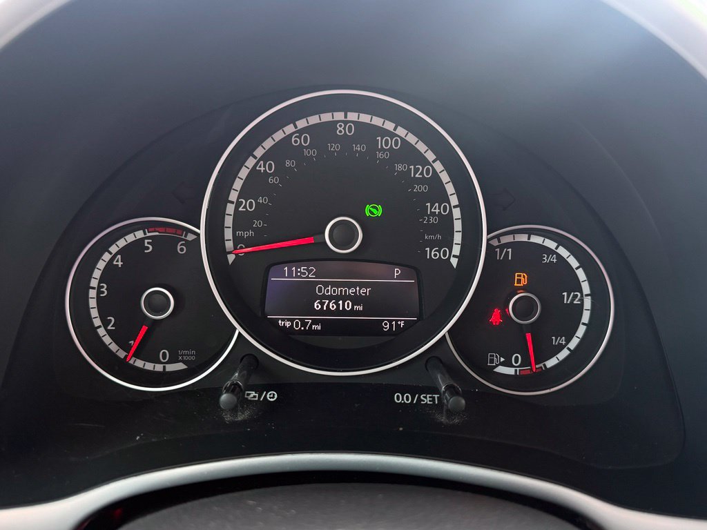 Used 2014 Volkswagen Beetle TDI FWD image 16