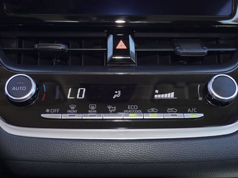 Certified 2025 Toyota Corolla LE FWD image 15