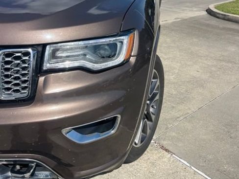 Used 2018 Jeep Grand Cherokee Overland RWD image 12