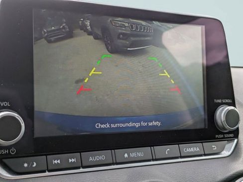 Used 2023 Nissan Sentra SV image 21