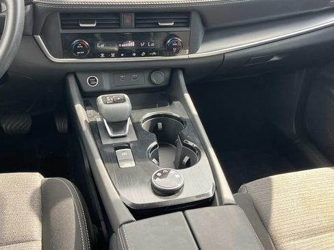 Used 2023 Nissan Rogue SV AWD/4WD image 16