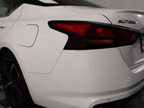 Used 2024 Nissan Altima 2.5 SR FWD image 27