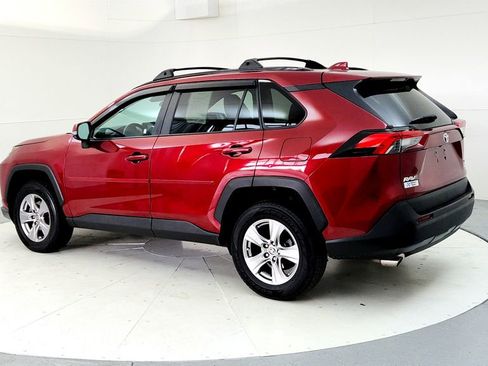 Certified 2022 Toyota RAV4 XLE w/ Convenience Package AWD/4WD image 4