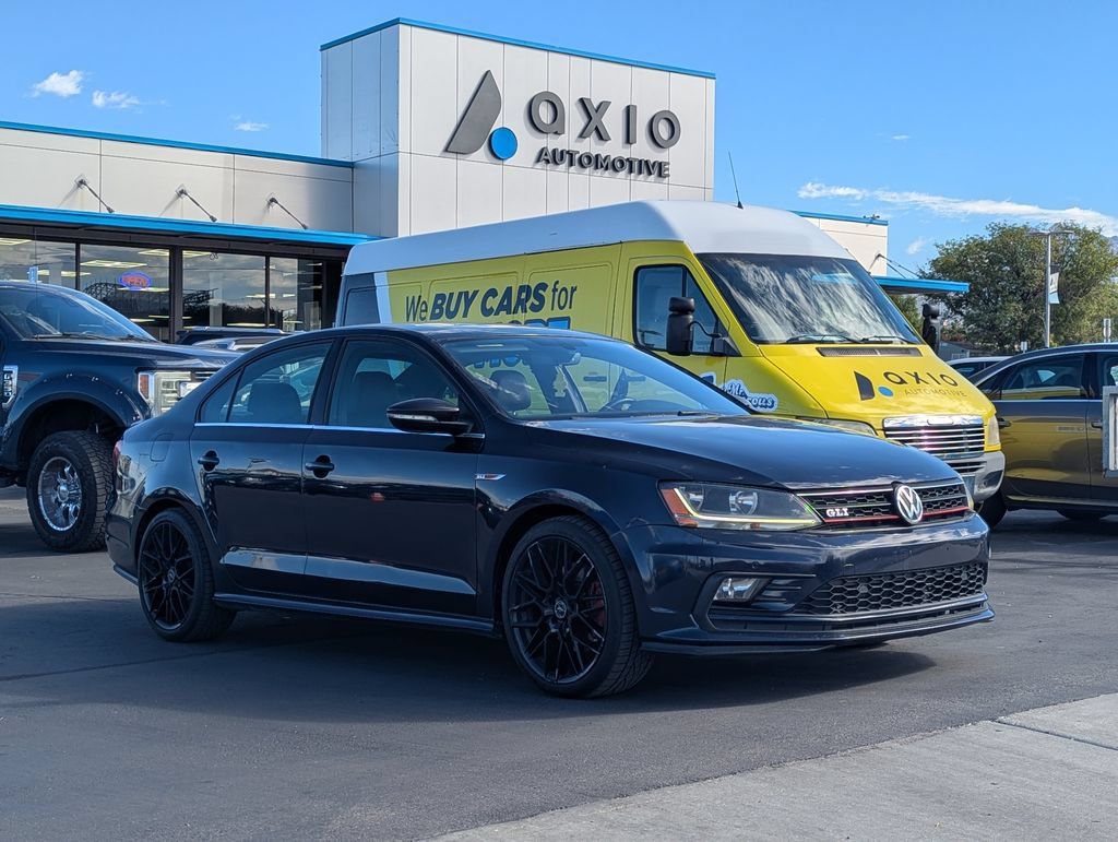 Used 2018 Volkswagen Jetta GLI FWD image 1