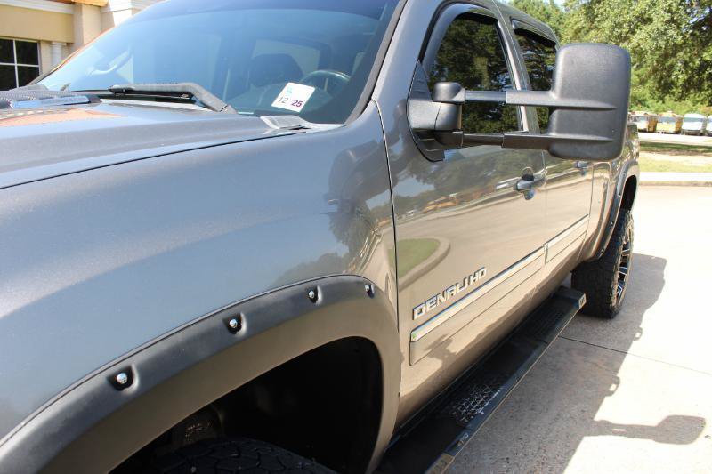 Used 2013 GMC Sierra 2500 Denali w/ Suspension Package, Off-Road AWD/4WD image 26