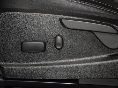 Used 2022 Chevrolet Colorado ZR2 image 37