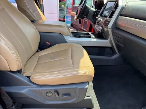 Used 2022 Ford F250 Lariat w/ Lariat Ultimate Package AWD/4WD image 28