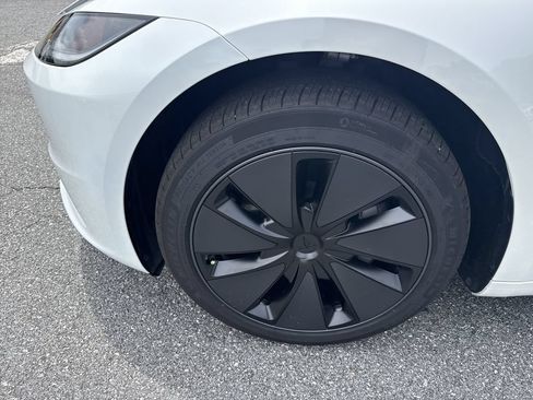 Used 2025 Tesla Model 3 Long Range RWD image 11