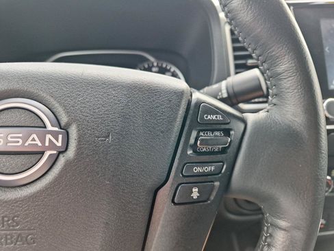 Used 2022 Nissan Frontier SV AWD/4WD image 18