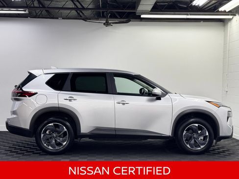 Certified 2025 Nissan Rogue SV AWD/4WD image 5