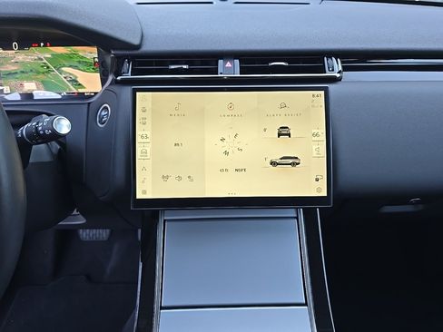 Used 2024 Land Rover Range Rover Velar S image 13