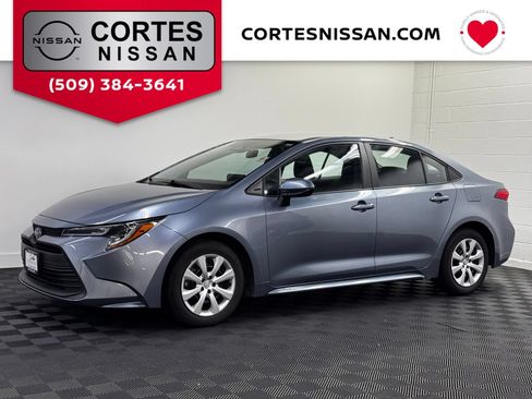 Used 2024 Toyota Corolla LE FWD image 1