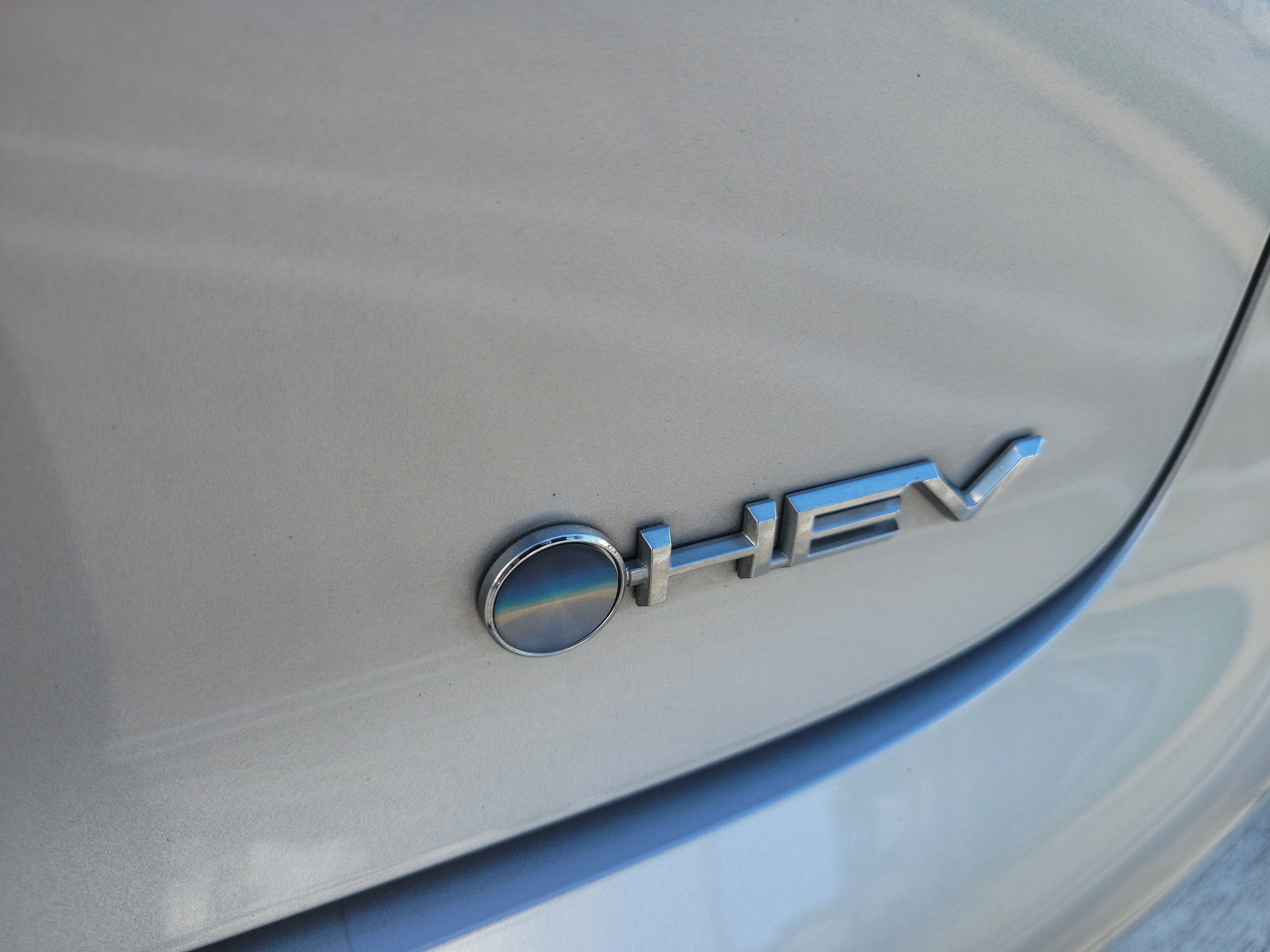 Used 2024 Toyota Prius LE FWD image 8