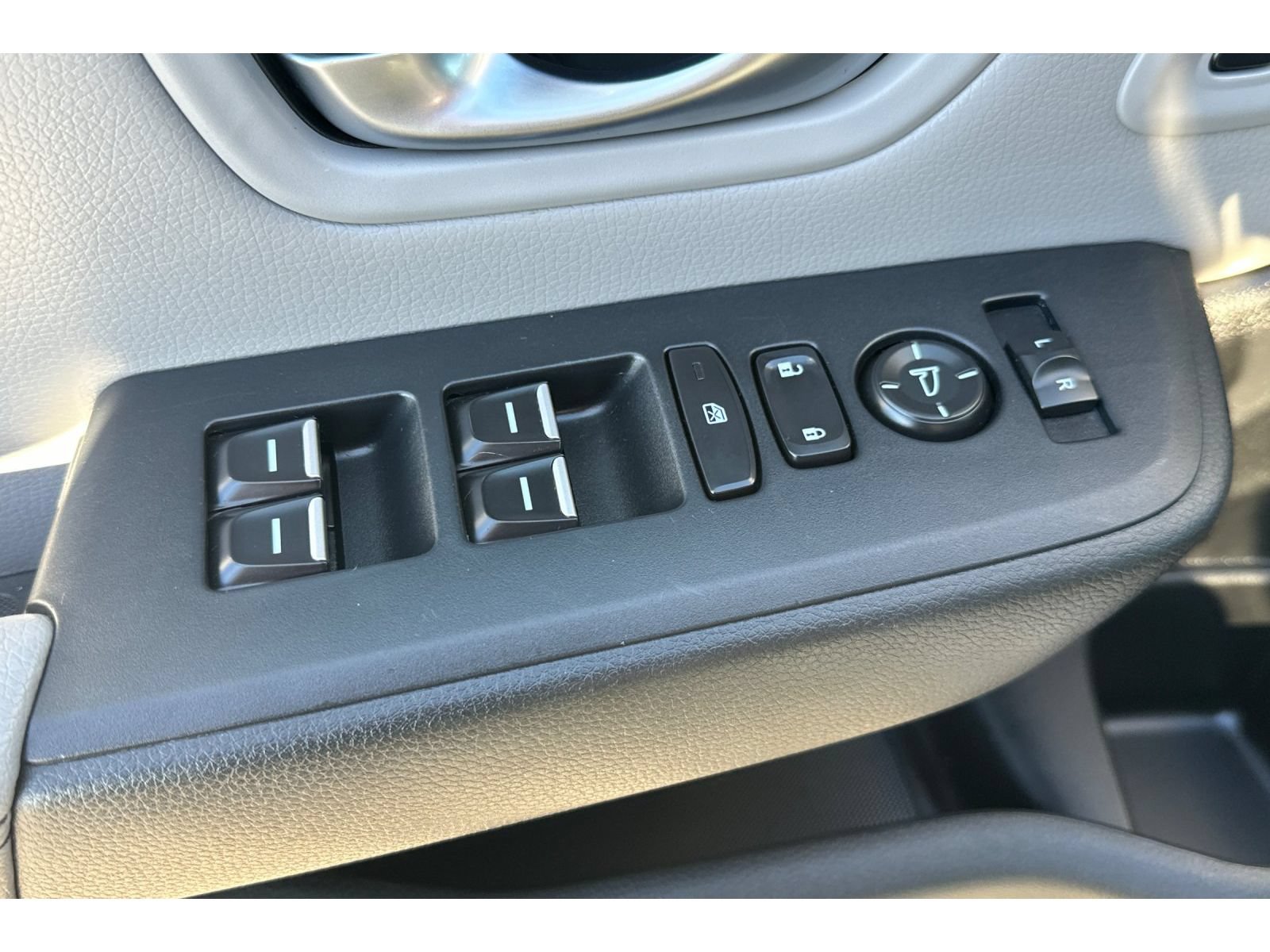 Used 2024 Honda Pilot EX-L image 12