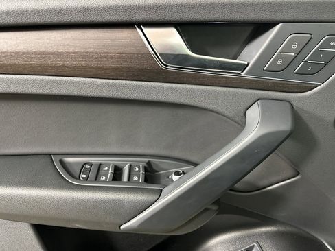 Used 2023 Audi Q5 2.0T Premium w/ Convenience Package image 10