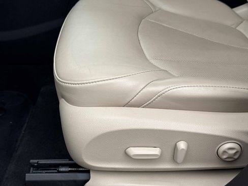 Used 2020 Buick Envision Essence FWD image 23