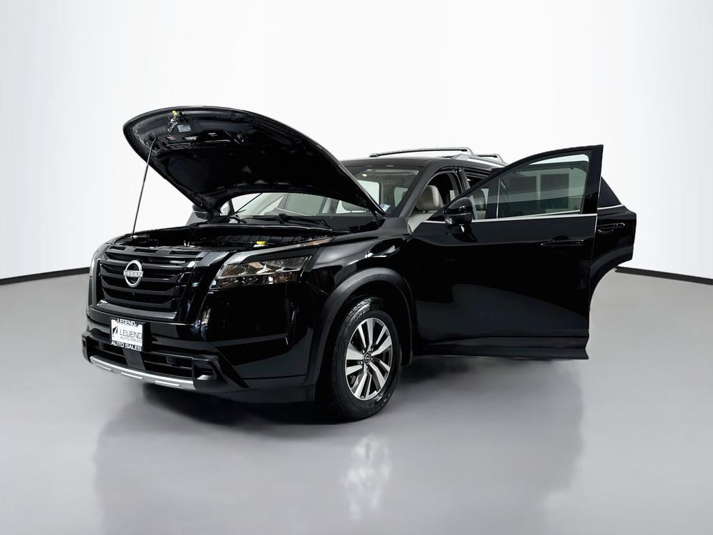 Used 2023 Nissan Pathfinder SL w/ Black Appearance Package AWD/4WD image 21