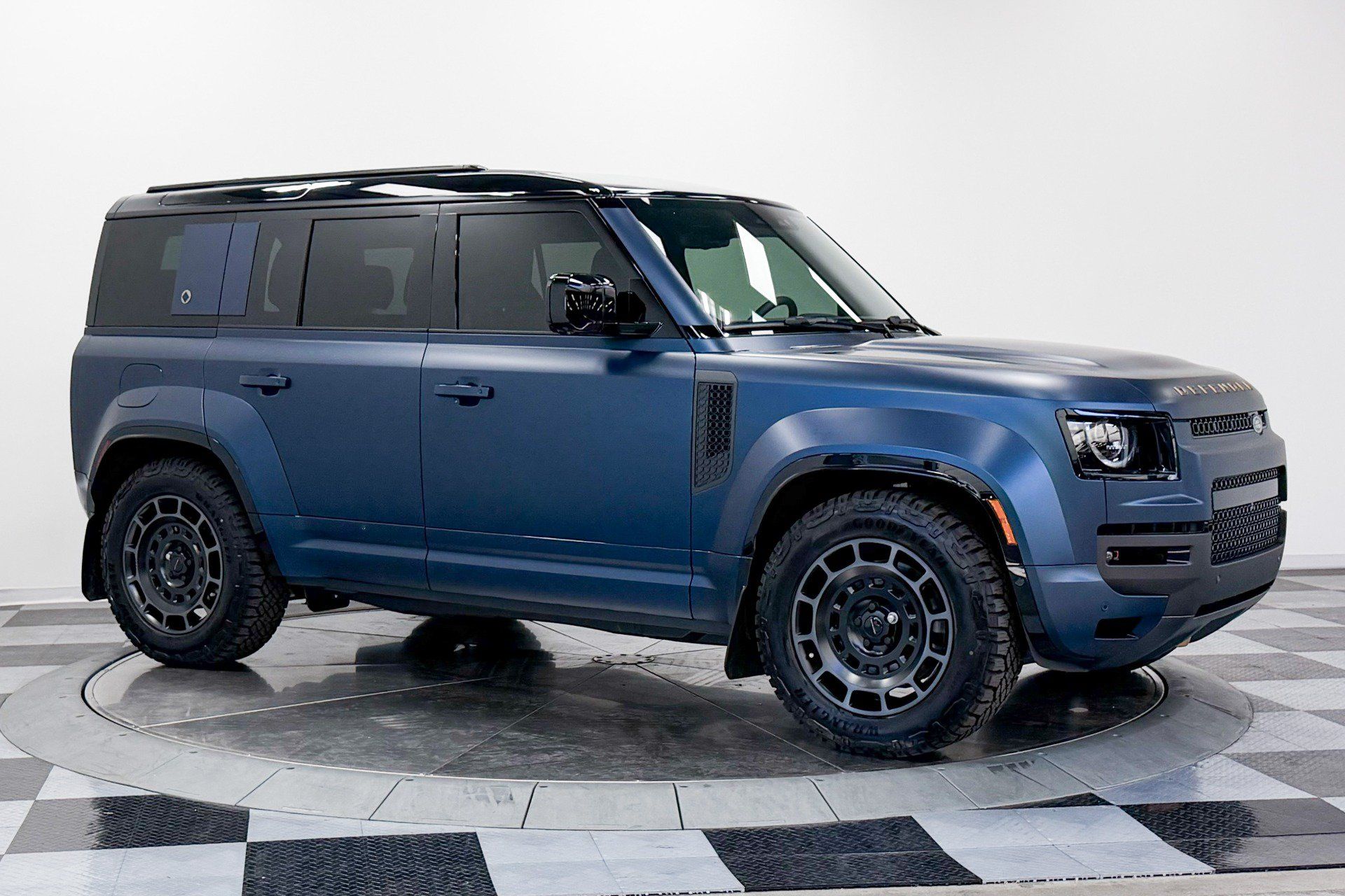 Used 2026 Land Rover Defender 110 AWD/4WD image 36
