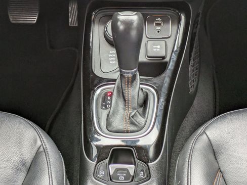 Used 2018 Jeep Compass Limited w/ Navigation Group AWD/4WD image 16