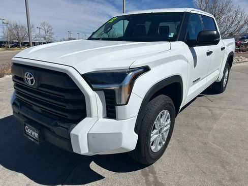 Used 2022 Toyota Tundra SR5 w/ SR5 Convenience Package AWD/4WD image 3
