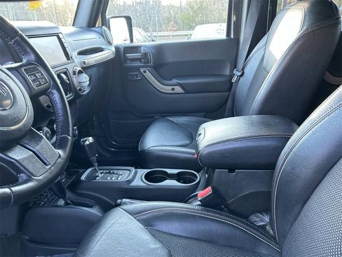 Used 2017 Jeep Wrangler Unlimited Sahara image 21