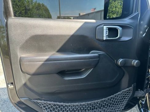 Used 2018 Jeep Wrangler Sport AWD/4WD image 14