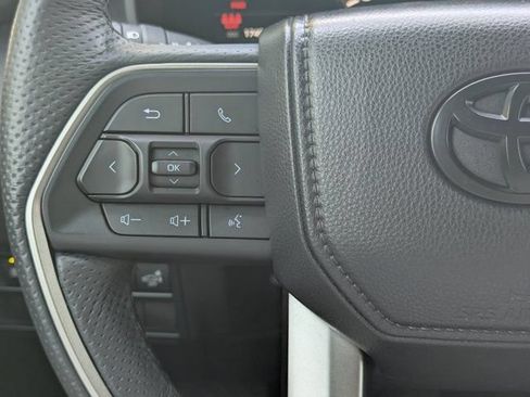 Used 2025 Toyota Tundra Limited AWD/4WD image 21
