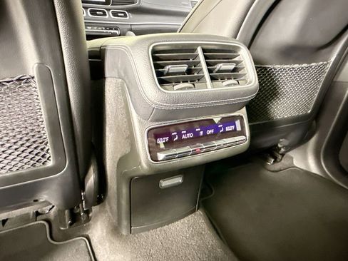 Used 2021 Mercedes-Benz GLS 450 4MATIC image 16