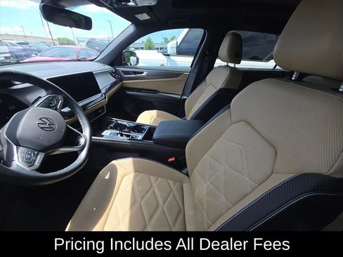 Used 2025 Volkswagen Atlas Cross Sport SE FWD image 4