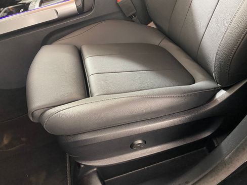 New 2025 Mercedes-Benz GLB 250 4MATIC image 12