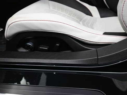 Used 2023 Chevrolet Corvette Stingray Premium Conv w/ Z51 Performance Package image 18