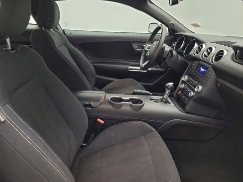 Used 2019 Ford Mustang Coupe RWD image 21
