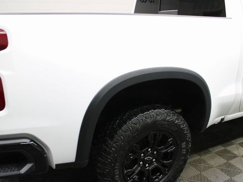 Used 2024 Chevrolet Silverado 1500 ZR2 image 38