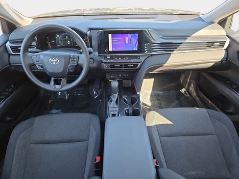 Used 2025 Toyota Camry LE FWD image 9