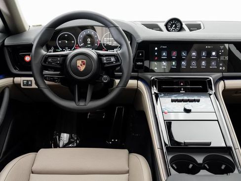 Certified 2025 Porsche Panamera 4 E-Hybrid AWD/4WD image 17