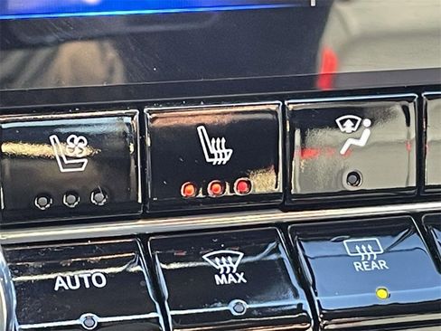 Used 2023 Chevrolet Colorado Z71 w/ Z71 Convenience Package 2 image 26