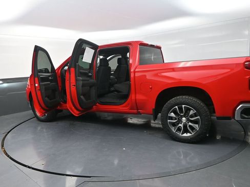 Used 2024 Chevrolet Silverado 1500 LT image 34