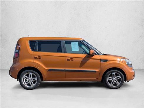 Used 2011 Kia Soul + w/ Audio Pkg image 4