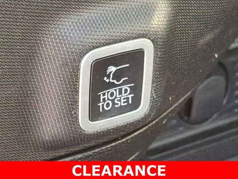 Used 2023 Jeep Grand Cherokee Altitude image 30