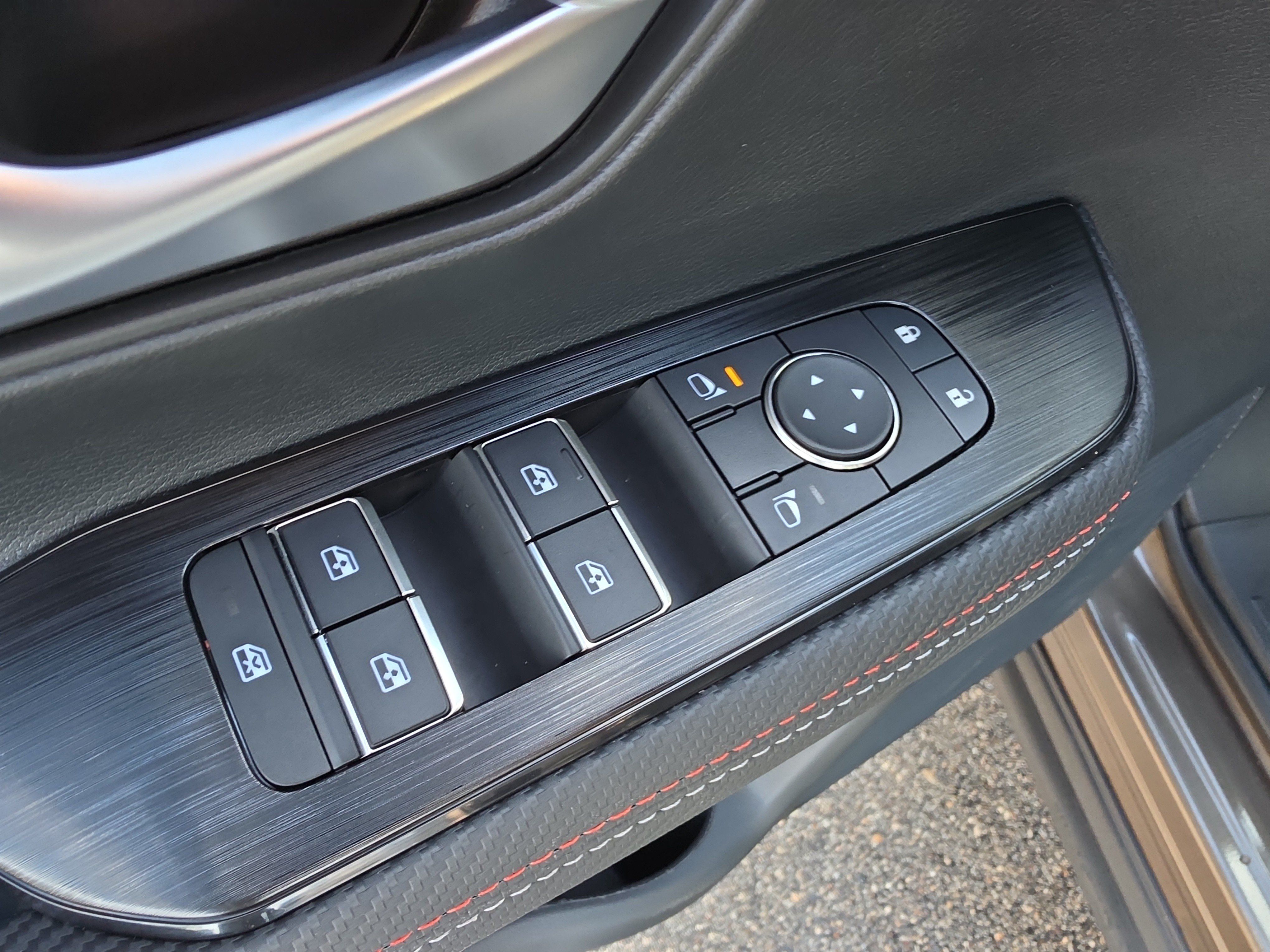 Used 2026 Nissan Kicks SR w/ Cold Weather Package AWD/4WD image 21