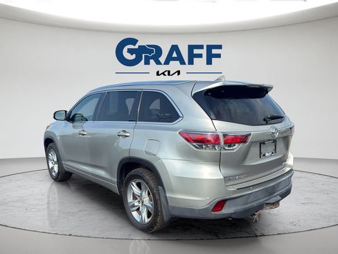 Used 2016 Toyota Highlander Limited Platinum w/ Four Season Floor Mat Package AWD/4WD image 5