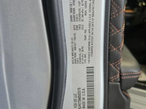 Used 2022 Jeep Grand Cherokee Summit AWD/4WD image 35