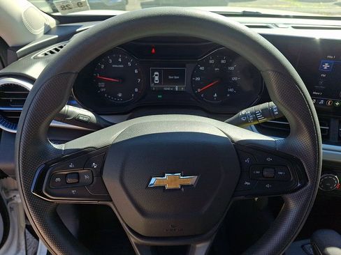 Certified 2024 Chevrolet Trax LS w/ LS Convenience Package FWD image 18