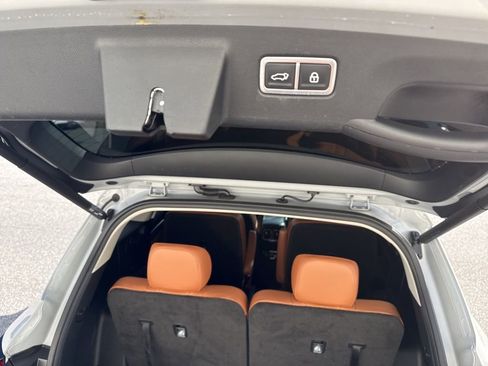 Used 2023 Kia Sorento SX Prestige image 10