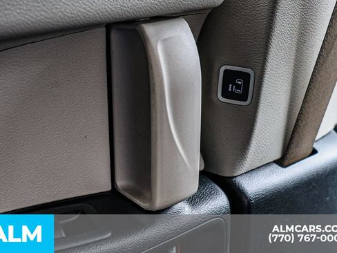 Used 2023 Chrysler Pacifica Touring-L FWD image 55