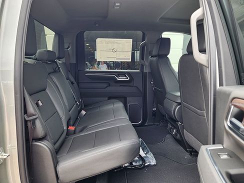 New 2026 GMC Sierra 2500 SLT w/ Max Trailering Package AWD/4WD image 44