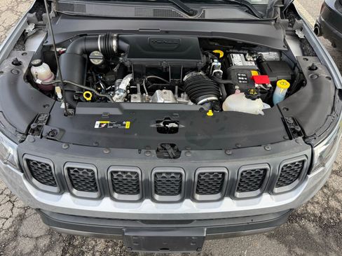 Used 2024 Jeep Compass Trailhawk image 38