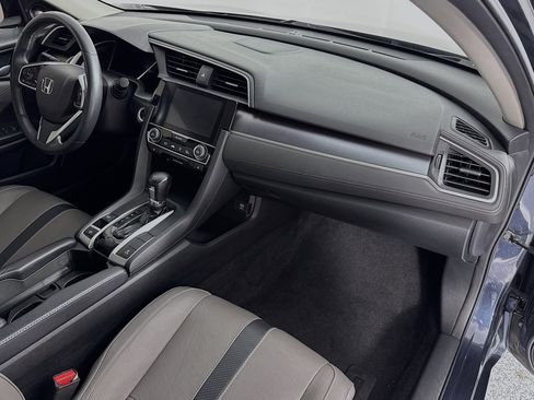Used 2017 Honda Civic Touring image 29