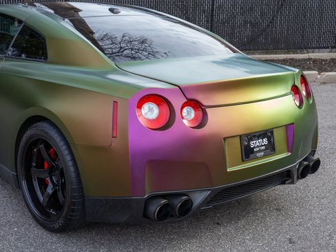 Used 2010 Nissan GT-R Premium image 30